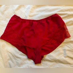 FLEUR DU MAL ❤️ Red silk and lace shorts